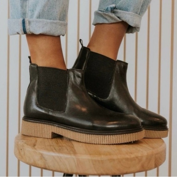 Roolee Shoes - Black Leather Ankle Boots